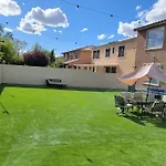 5 Bed 3.5 Baths