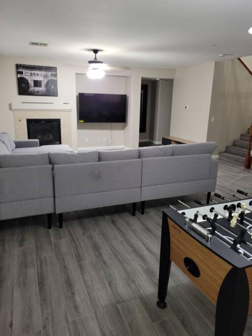 5 Bed 3.5 Baths